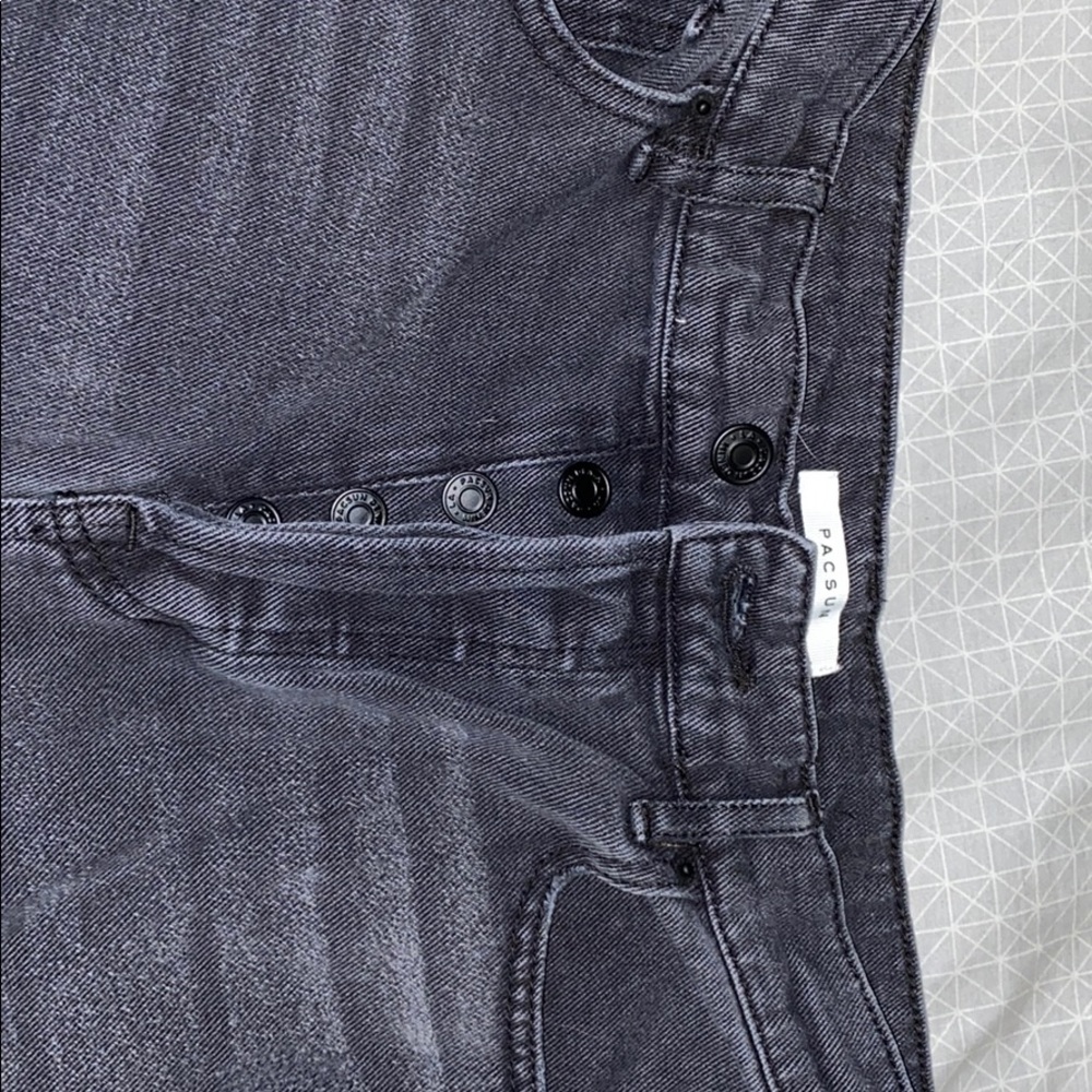 Black high rise straight size 28